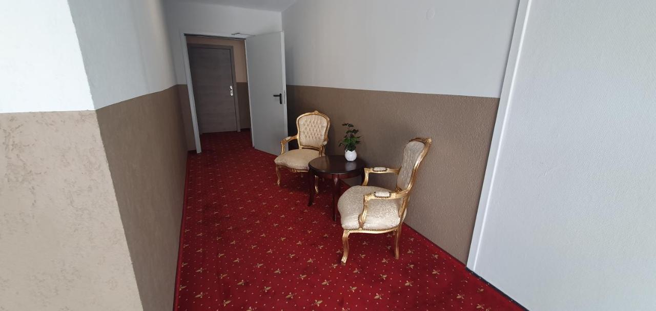 Hotel Poock Хаан Екстериор снимка