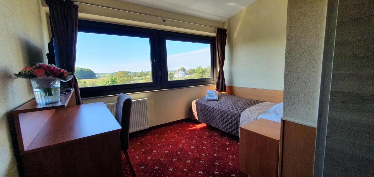 Hotel Poock Хаан Екстериор снимка