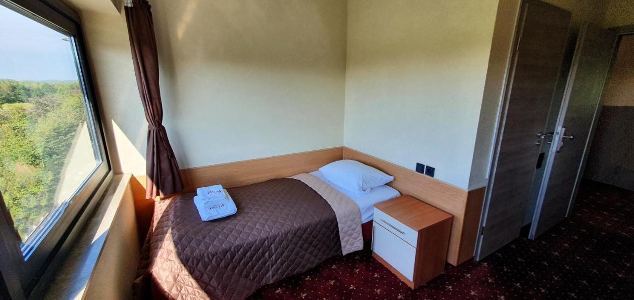 Hotel Poock Хаан Екстериор снимка